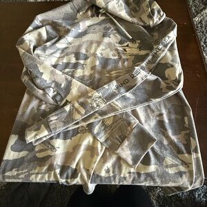 Volcom / Salty Crew long sleeve shirts